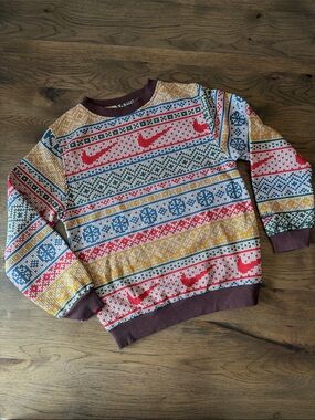 Nike Youth Patterned Sweatshirt Large Sweater Look